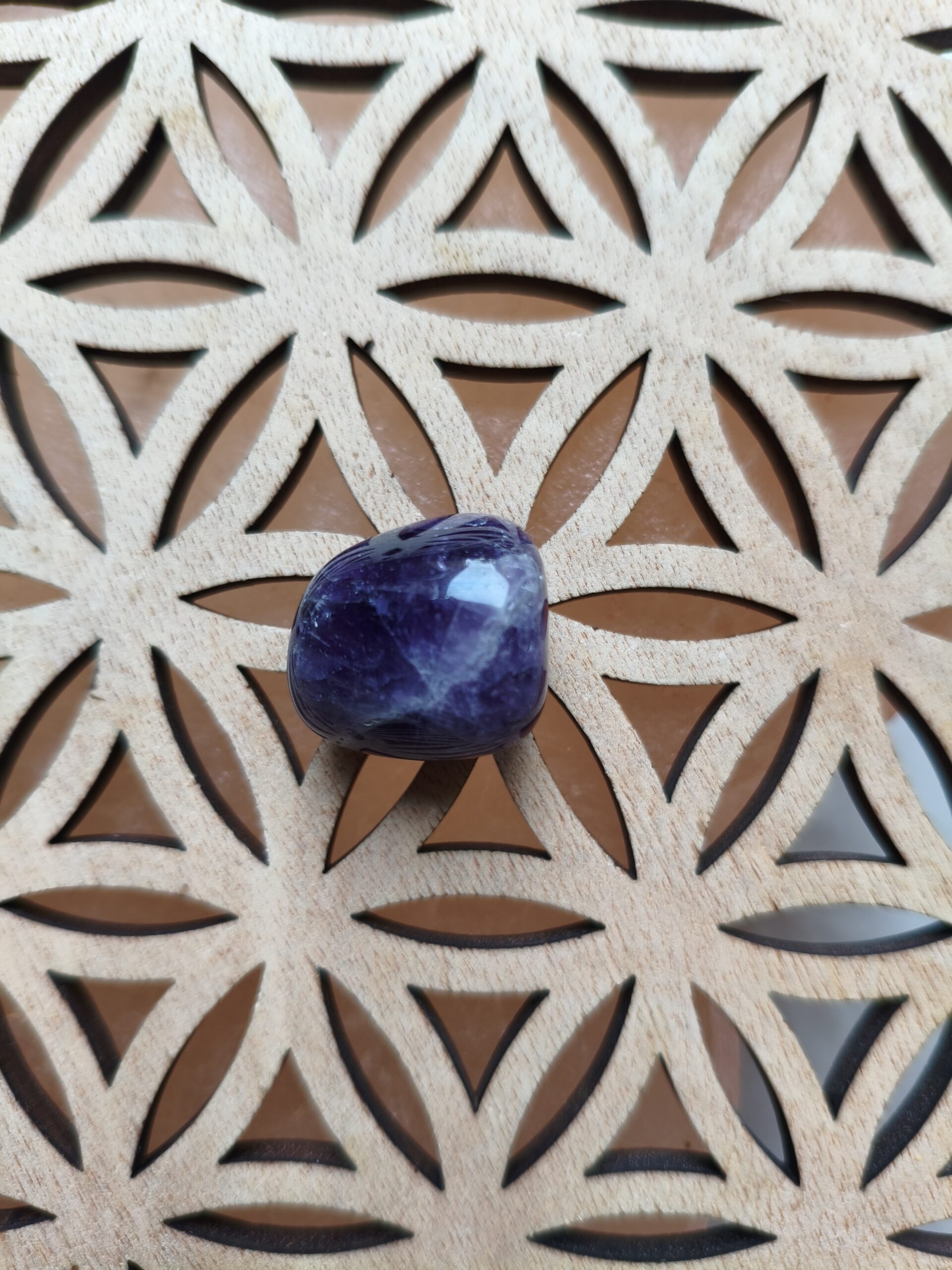 pierre roulée en amethyste lithotheraoie mineraux