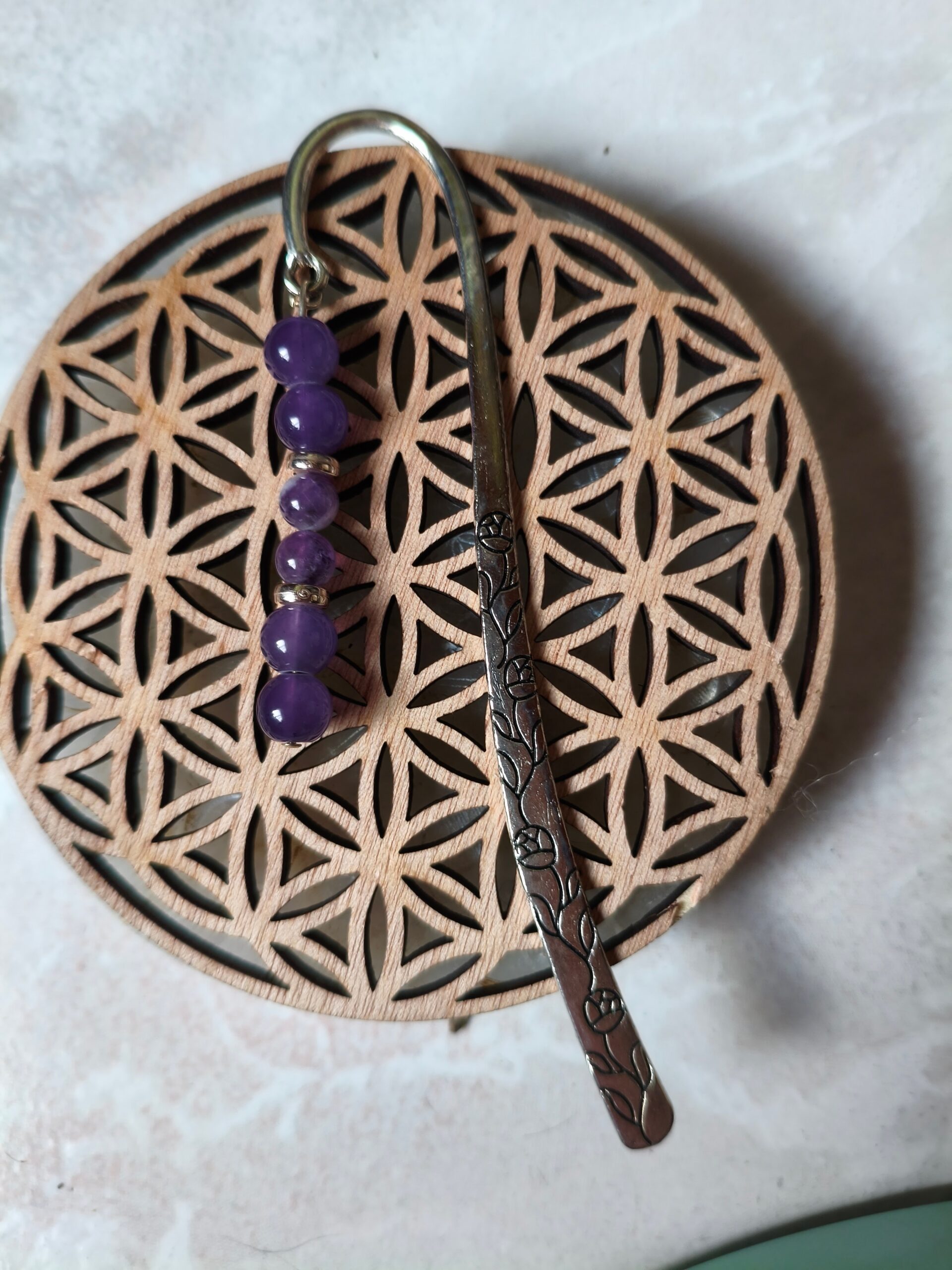 marque-page en amethyste de 12 cm lithotherapie